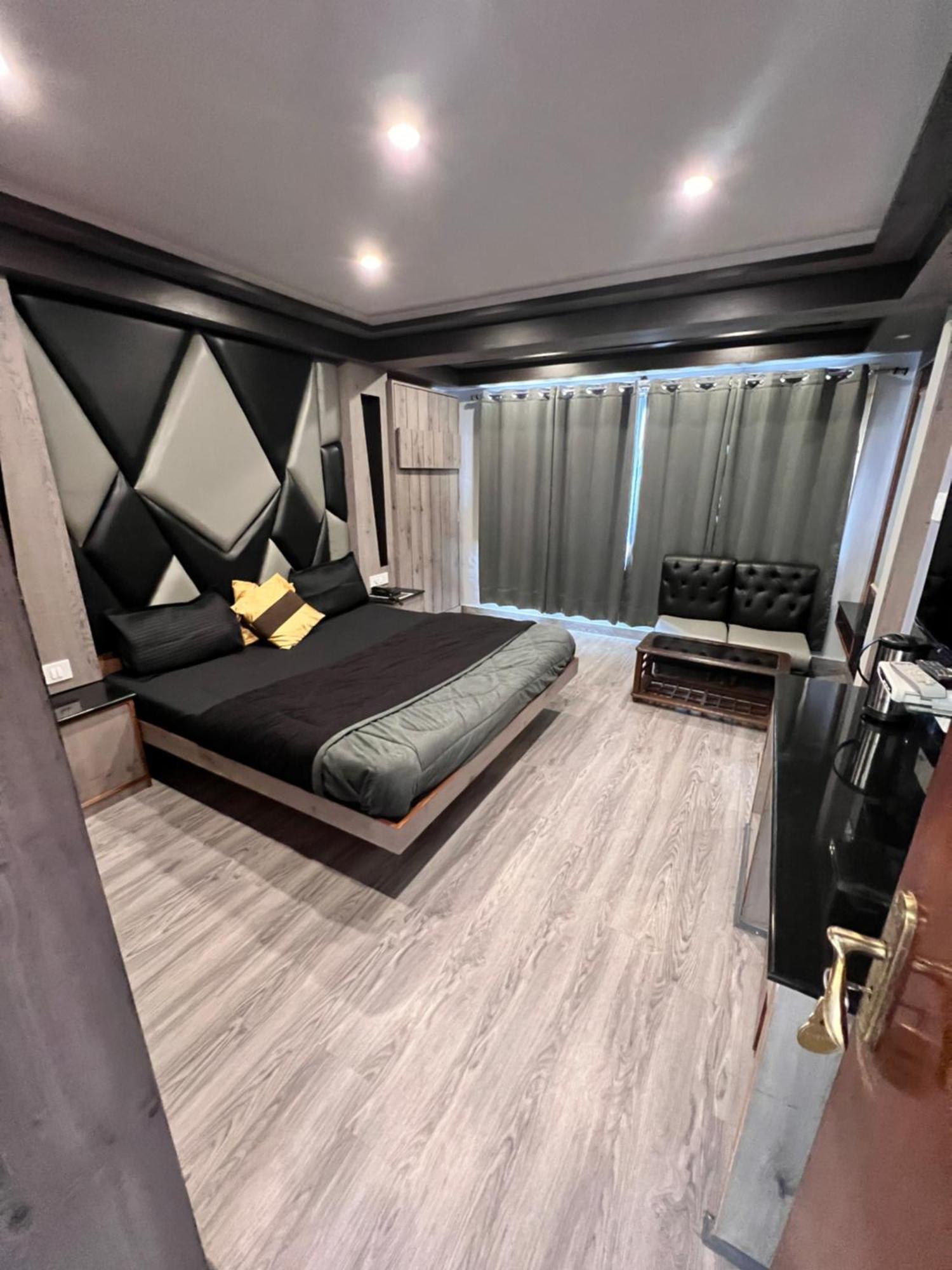 Hotel Victory شيملا المظهر الخارجي الصورة